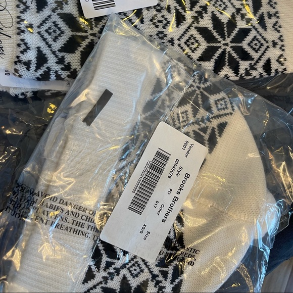 Brooks Brothers hat and scarf. - Picture 2 of 7